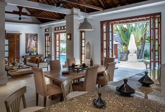 V * Seminyak (Bali)